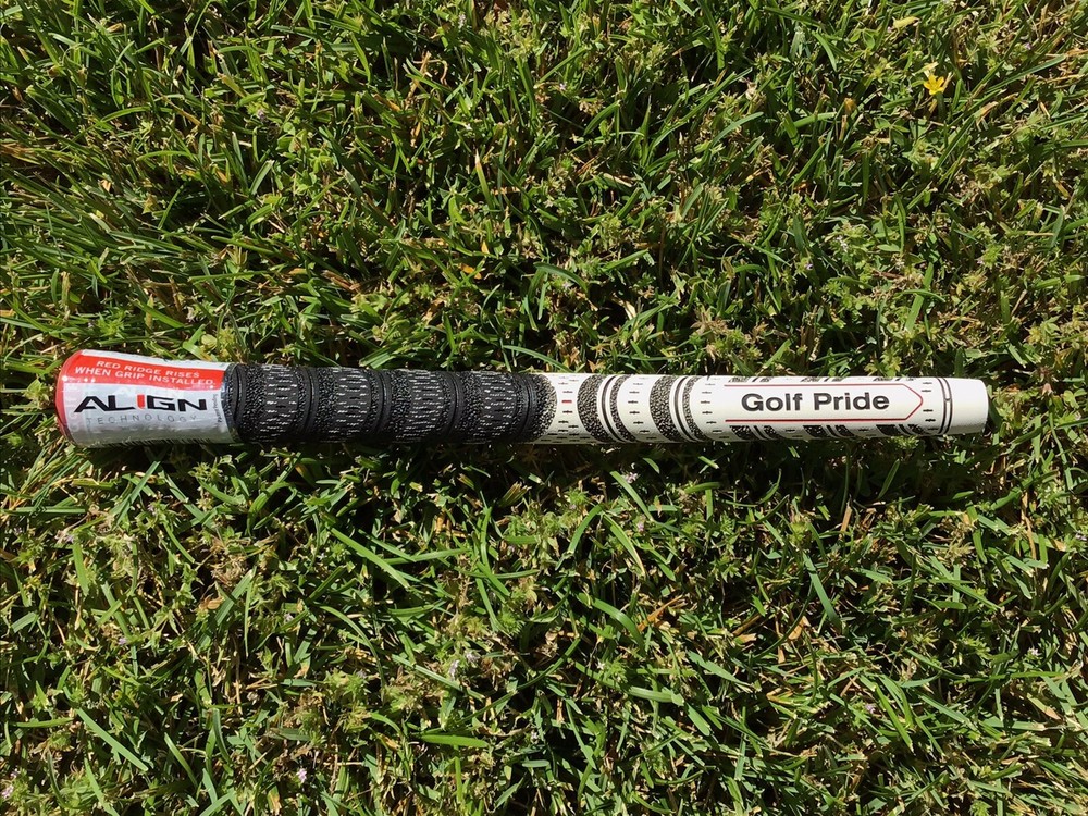 Golf Pride MCC Classic Align New Decade MultiCompound Golf Grip- Wht/Red Midsize