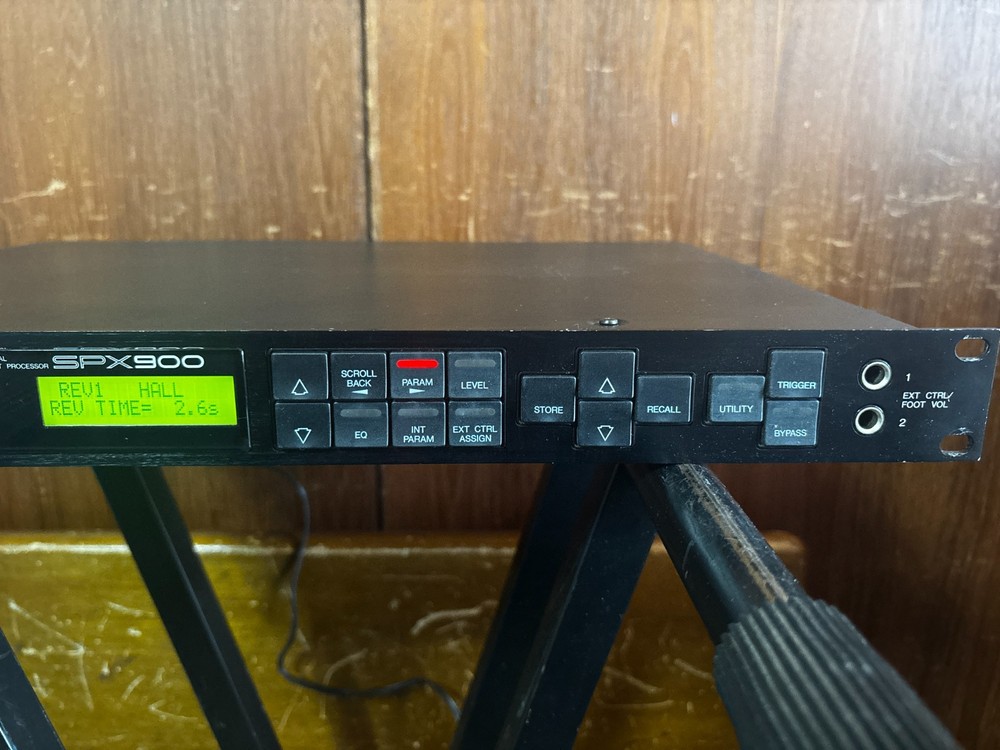 Yamaha SPX900 Professional Multi-Effect Processor New internal battery