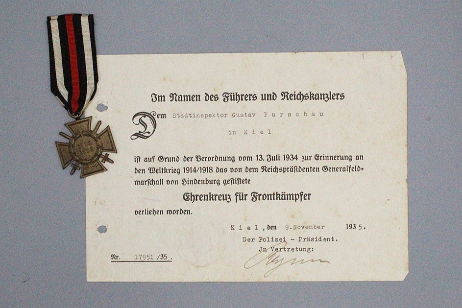 WW2 German Hindenburg w/Doc . GO531