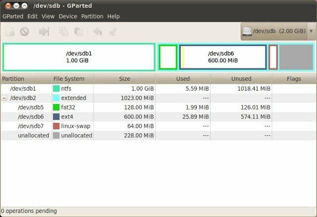 GParted DVD Disk partitioning disk recovery tool for Windows & Linux filesystems