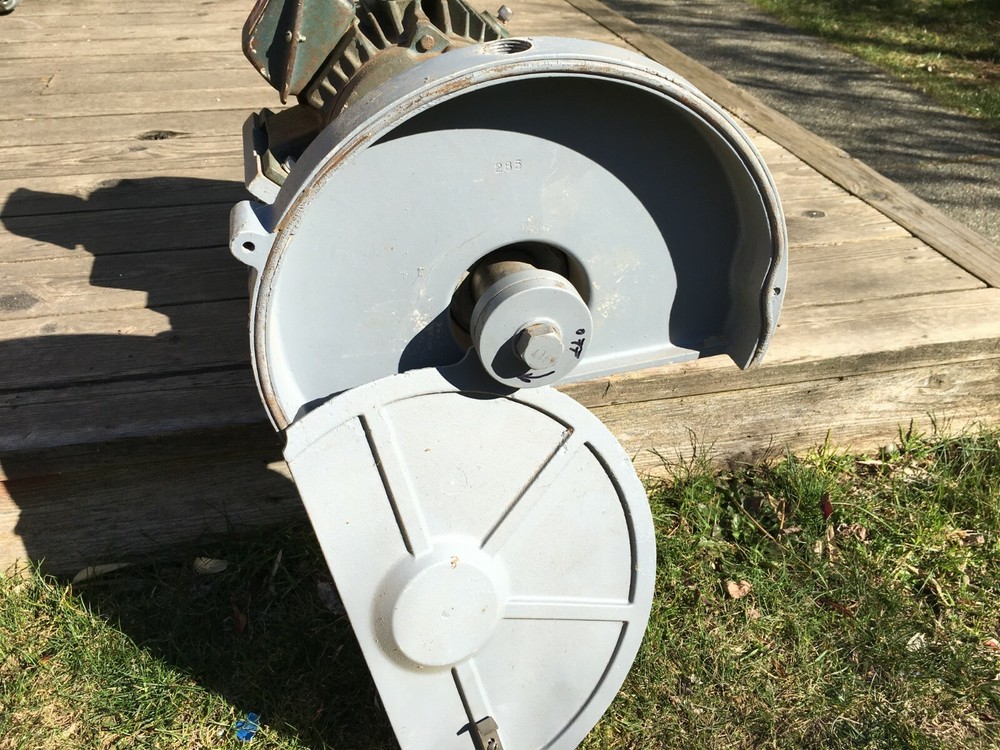 BUEHLER Specimen Diamond Saw / Cold Saw with Tilting Base