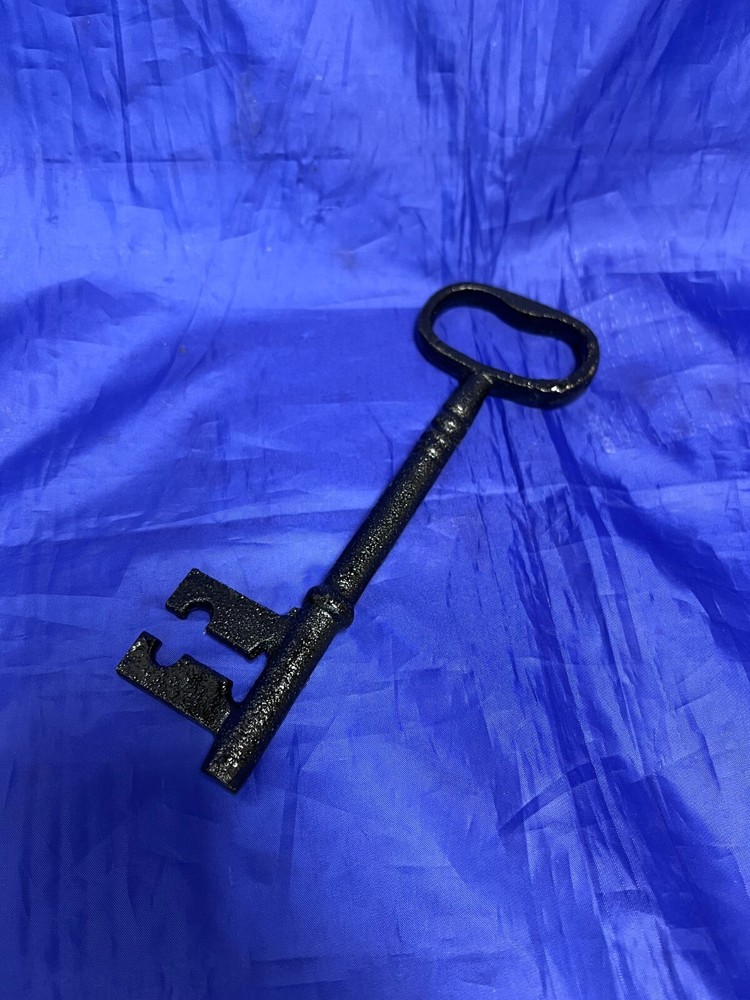 Yabe Yave  LLave LLabe  Key  iron key hembra Para  Oggun Ogun Y Elegua Hierro