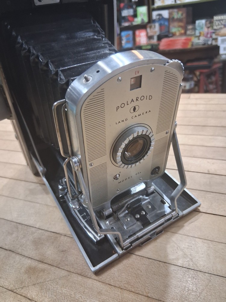 Polaroid Model 95 Land Camera Kit Flash Case Bulbs Manual Vintage