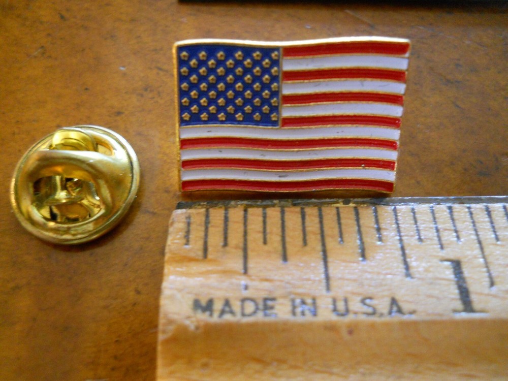 U.S. SPACE PROGRAM U.S. FLAG TIE TACK OR PIN (NEW ON CARD)