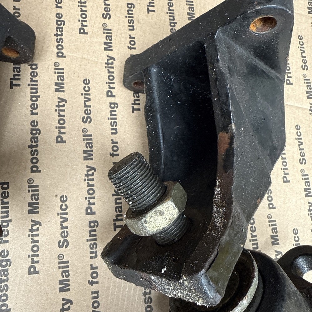 Mercruiser engine mounts (2)