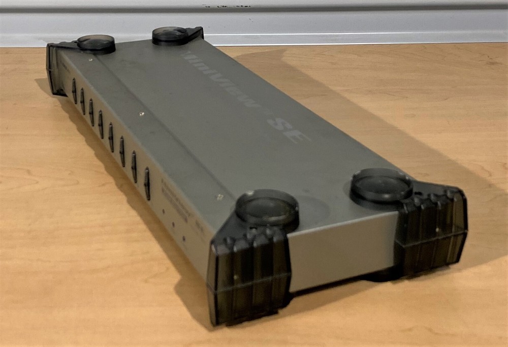 IOGEAR MiniView SE KVM Switch GCS 138