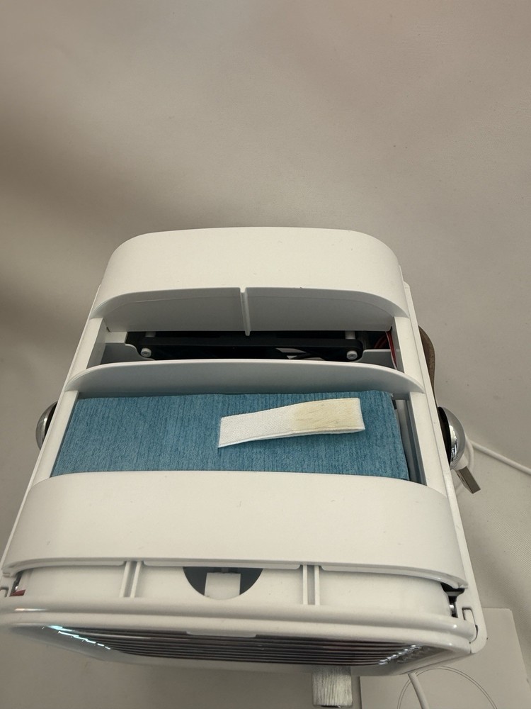 Blaux Classic Desktop AC White - Open Box - Use for Parts