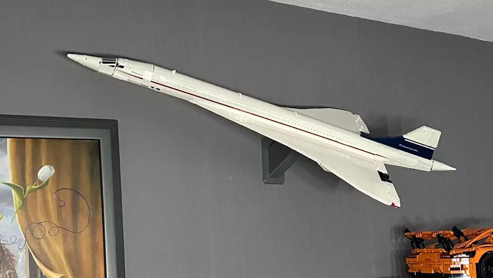 Angled Wall Mount Display for Lego Concorde 10318