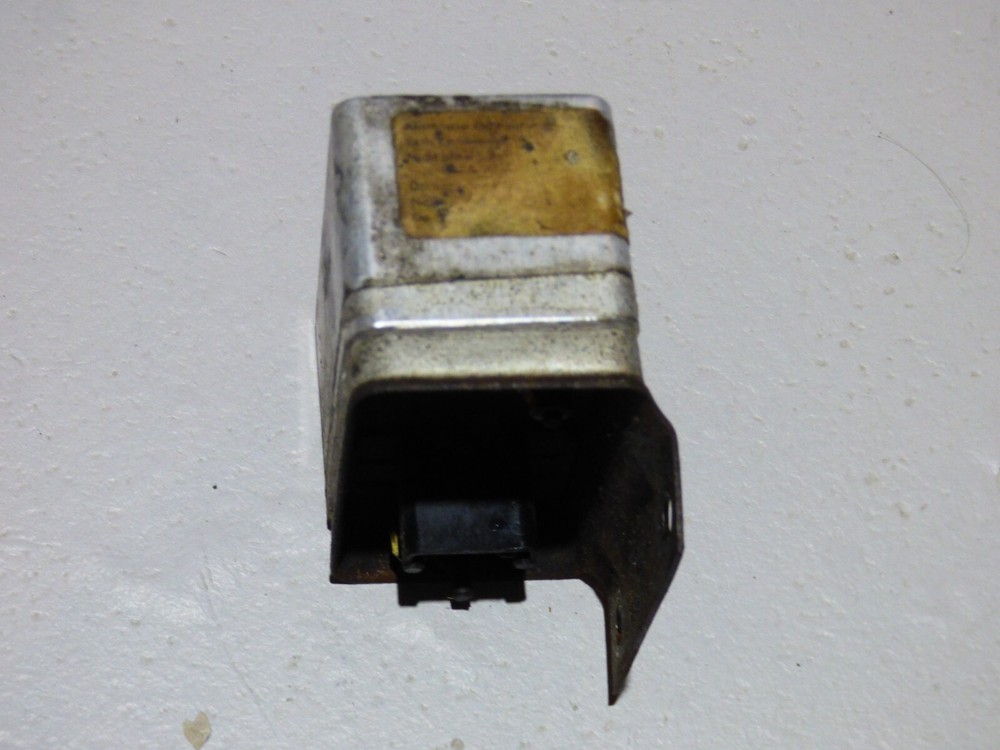 GENUINE BMW R100 1980 ALTERNATOR VOLTAGE REGULATOR