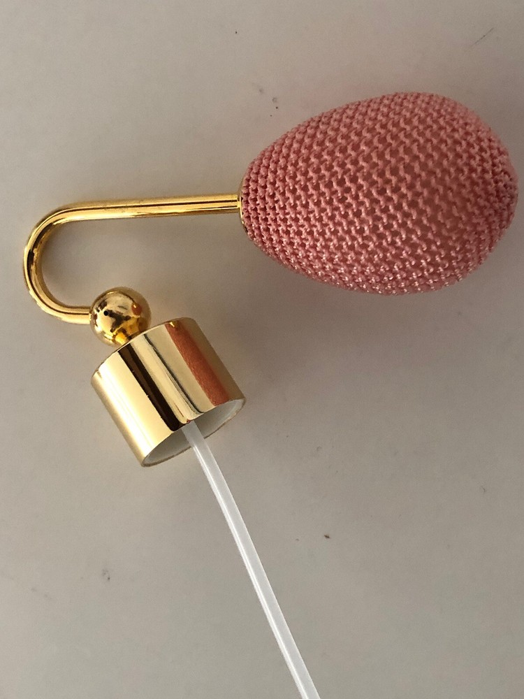 A standard size of spray atomizer with Peach bulb ,new,
