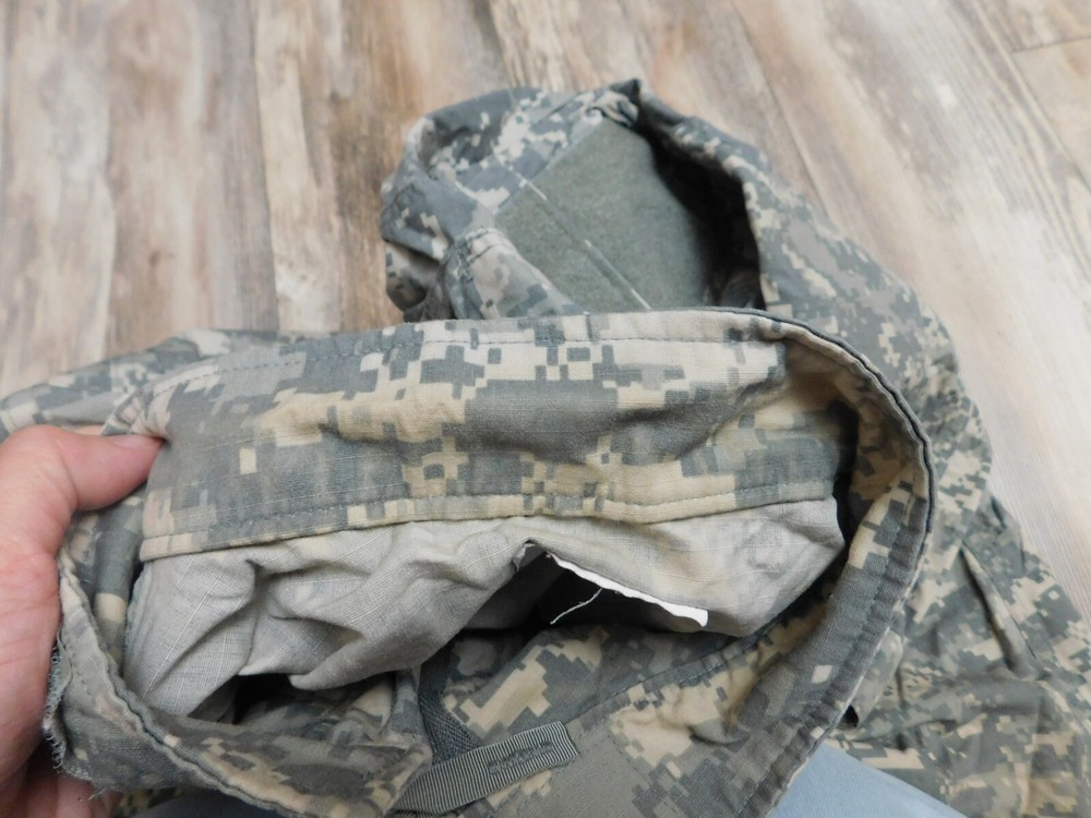 US ARMY ACU TOP COAT SIZE LARGE - REGULAR