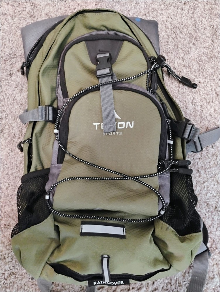 Teton Sports Oasis 18L Hydration Backpack