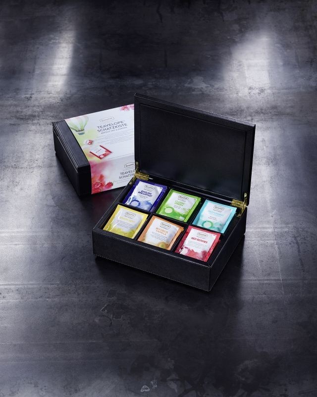 Ronnefeldt - Leather Teavelope Treasure Chest filled with 60 Teavelopes
