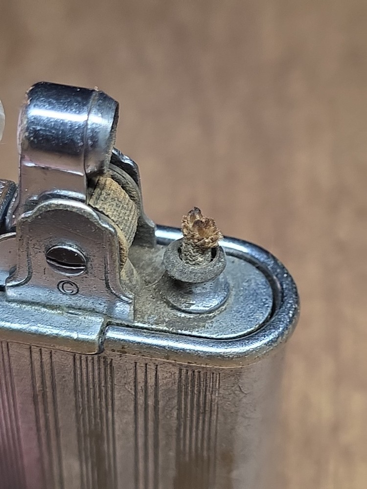 VINTAGE 1940'S ART DECO RONSON WHIRLWIND LIGHTER H E R INITIALS