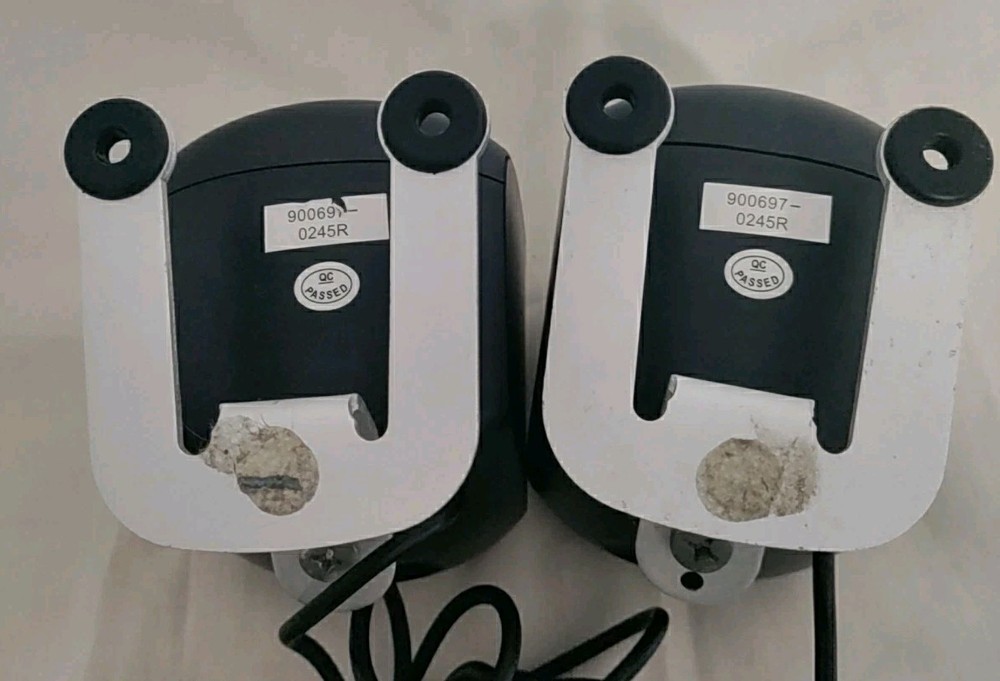 2 Logitech Z-640 Computer System Speakers Yellow & Blk Tested Read Description