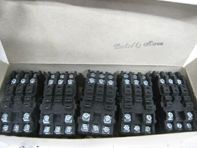 (50) Custom ST11-PC Relay Sockets