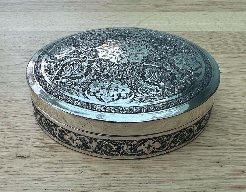Fine .840 Solid Silver Middle Eastern Circular Snuff or Table Box.