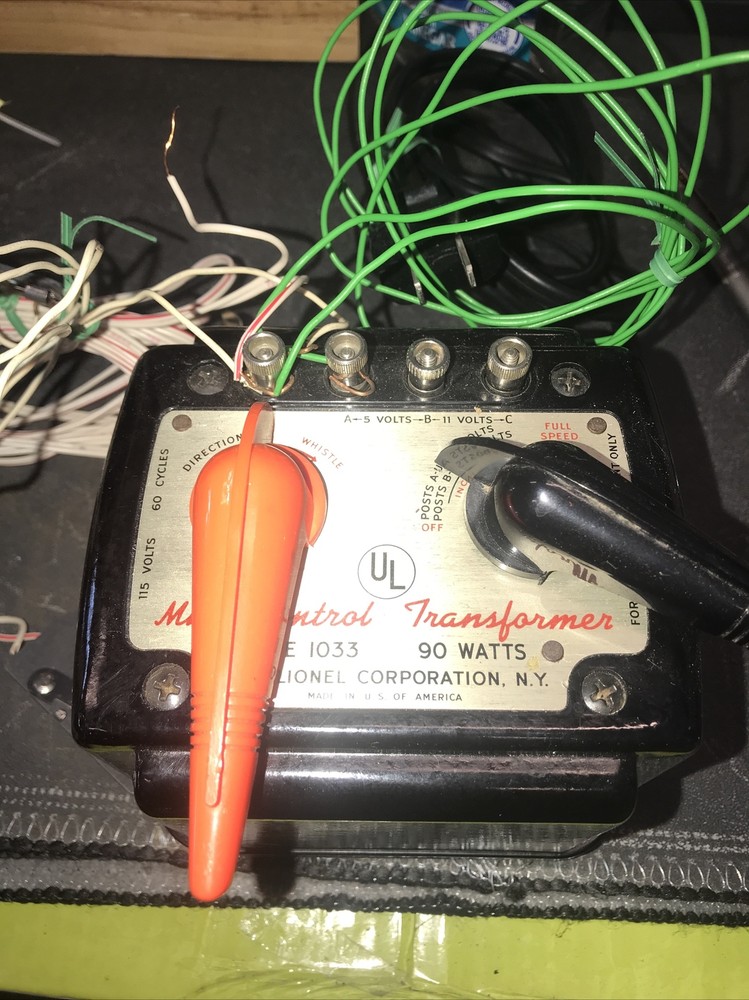 LIONEL POSTWAR #1033 - 90 WATT TRANSFORMER ( Y )