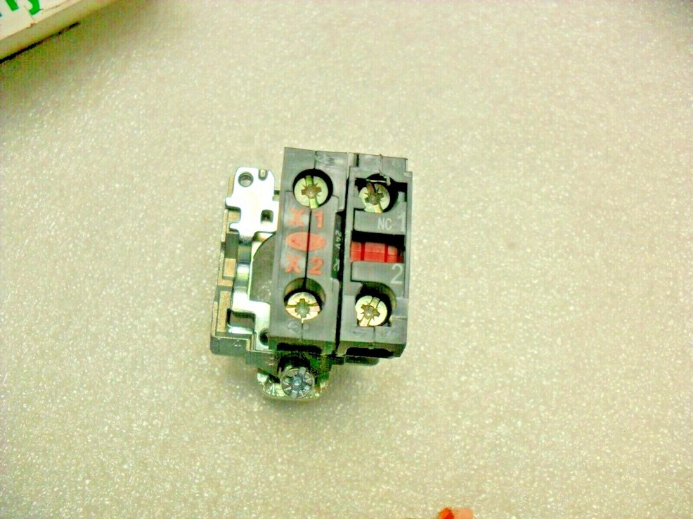 SCHNEIDER ZB4 BW0B42 Lamp Module NIB