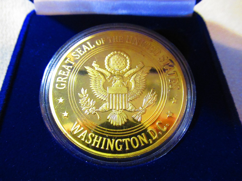 DEFENSE SECURITY SERVICE Challenge Coin w/ Presentation Box