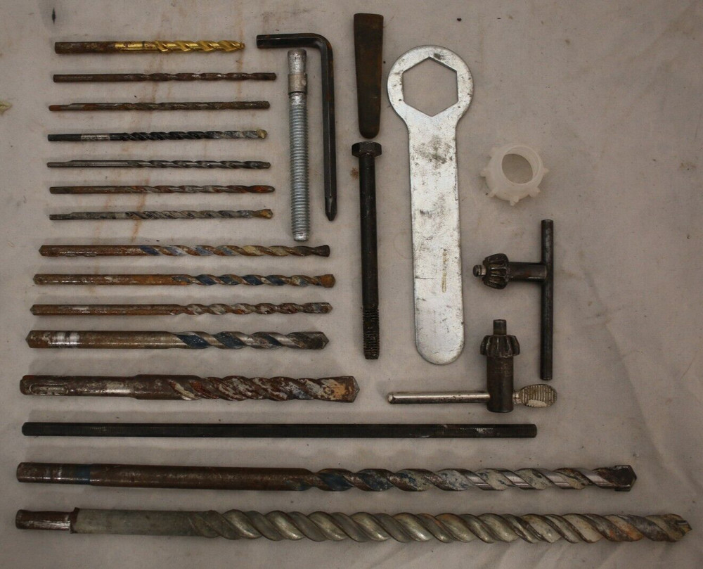 Hitachi Hammer Drill FDV 16VB2 W/ Case, auxiliary Handle, extra Drill Bits