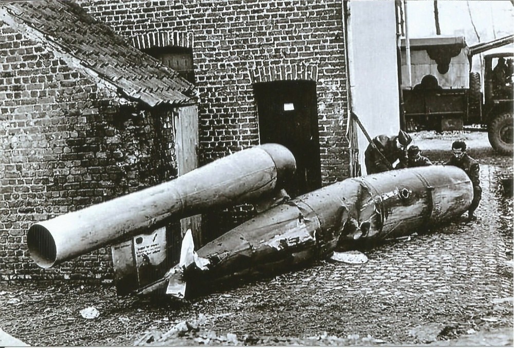 WW II - Britain  Photo --   Unexploited  Crashed V1 Buss Bomb ...