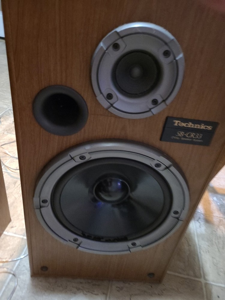 Technics SB-CR33 , 2 Way Speaker System, Pair (2 speakers) **Read Description