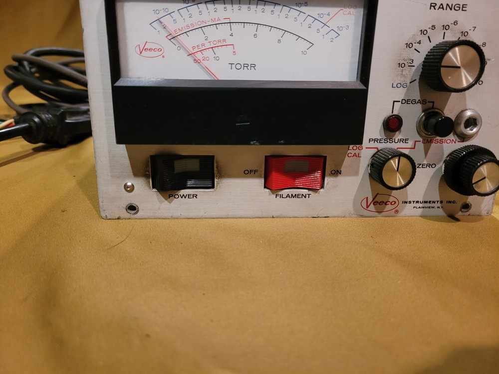 Veeco Instruments Inc Ionization Gauge Control Model RG-83 Tested