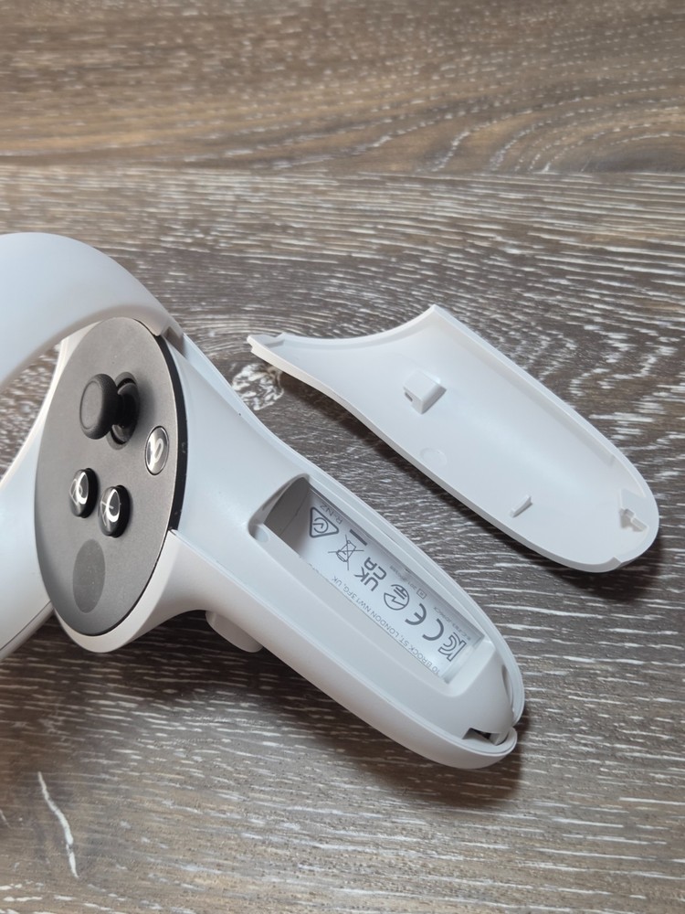 Meta Quest 2 Right Controller White VR Oculus Touch FAST SHIP