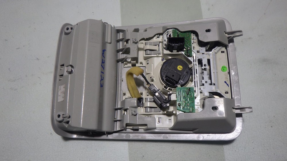 19 VOLKSWAGEN PASSAT Front Console roof