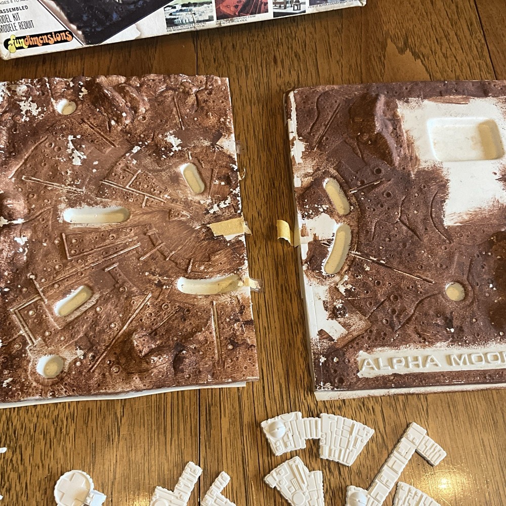 Vintage MPC 1976 Space:1999 Alpha Moon Base STARTED / COMPLETE