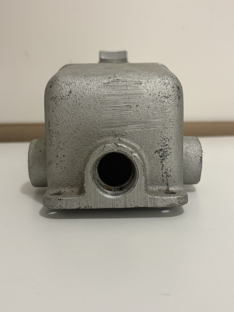 Appleton CES-3034 Delayed Action Receptacle