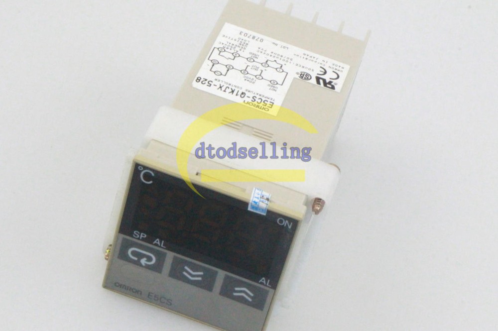 One Used OMRON E5CS-Q1KJX-528 Temperature Controller