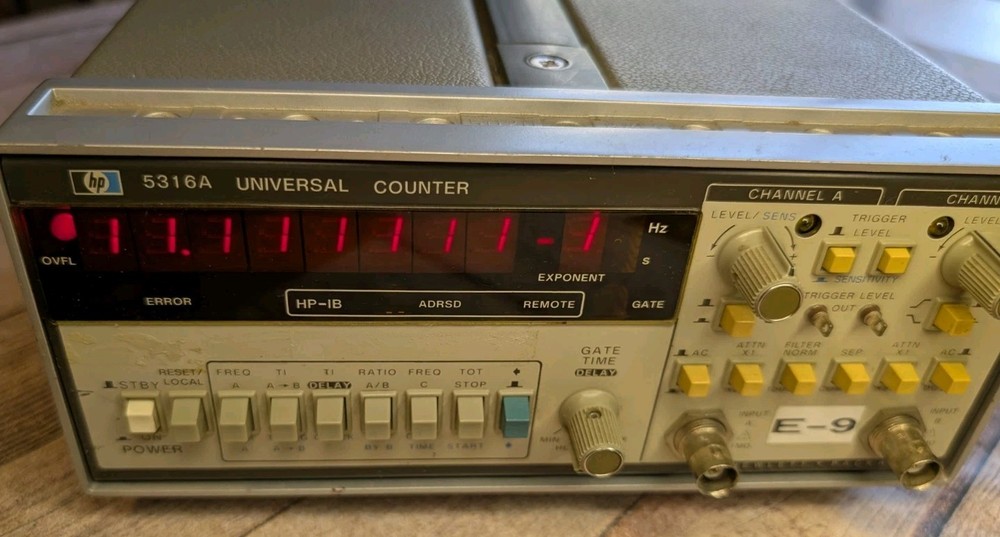HP 5316A Universal Counter Powers On