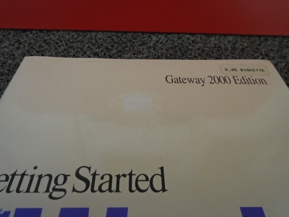 Vintage Microsoft Works Gateway 2000 Edition Getting Started (new old stock)
