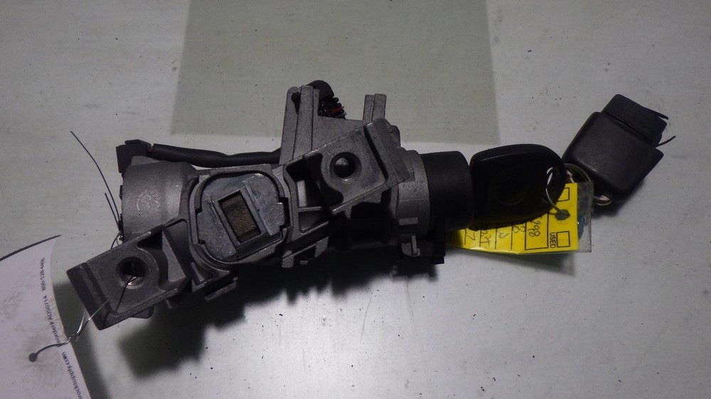 08 VOLKSWAGEN RABBIT Ignition W/Key