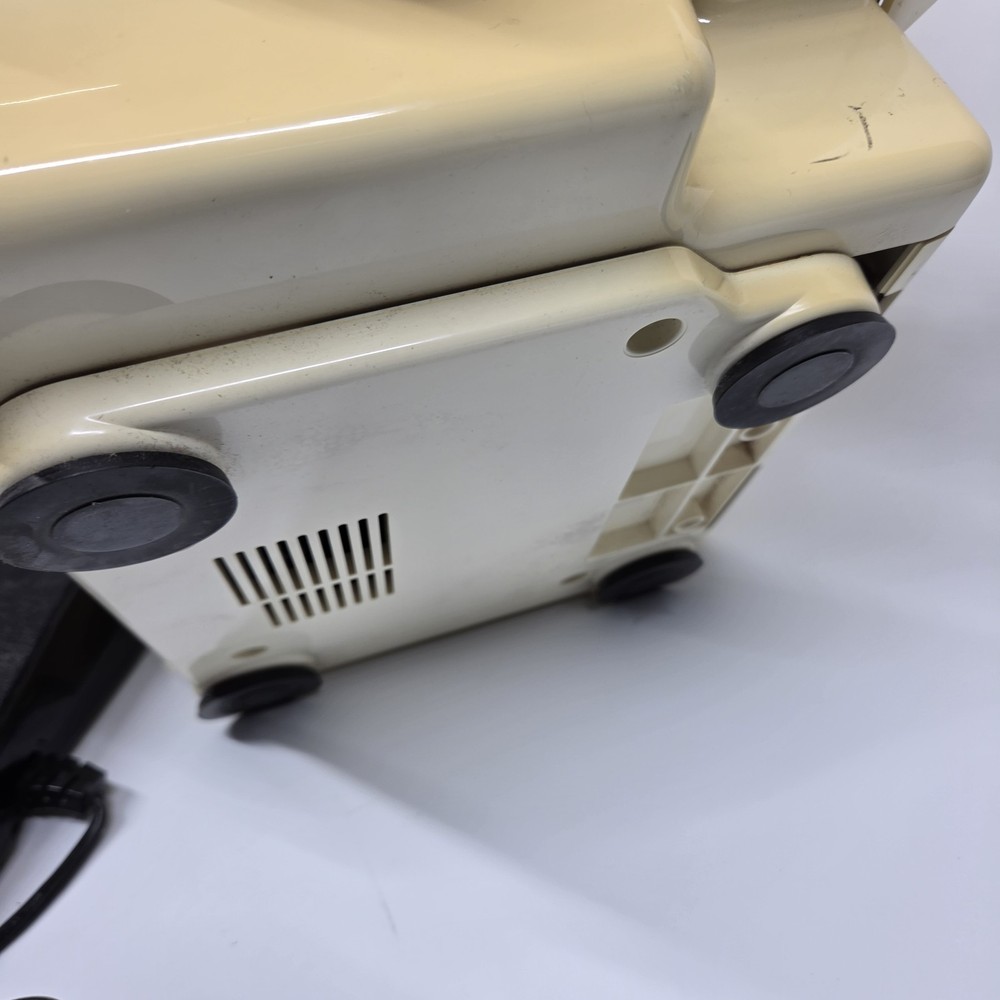 Bernina 2000DCE Sewing Machine Serger Vintage WORKS With String .
