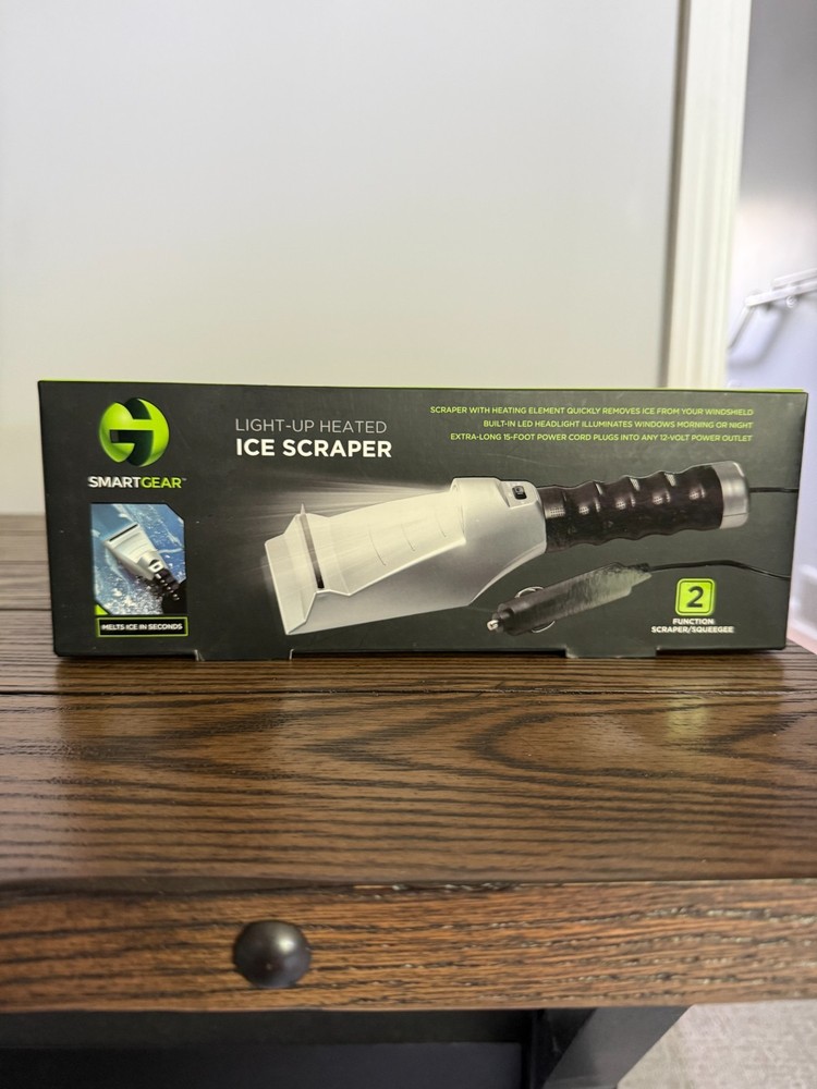 SMARTGEAR Light-Up Heated Ice Scraper 12V - 15ft Cord - Squeegee Function