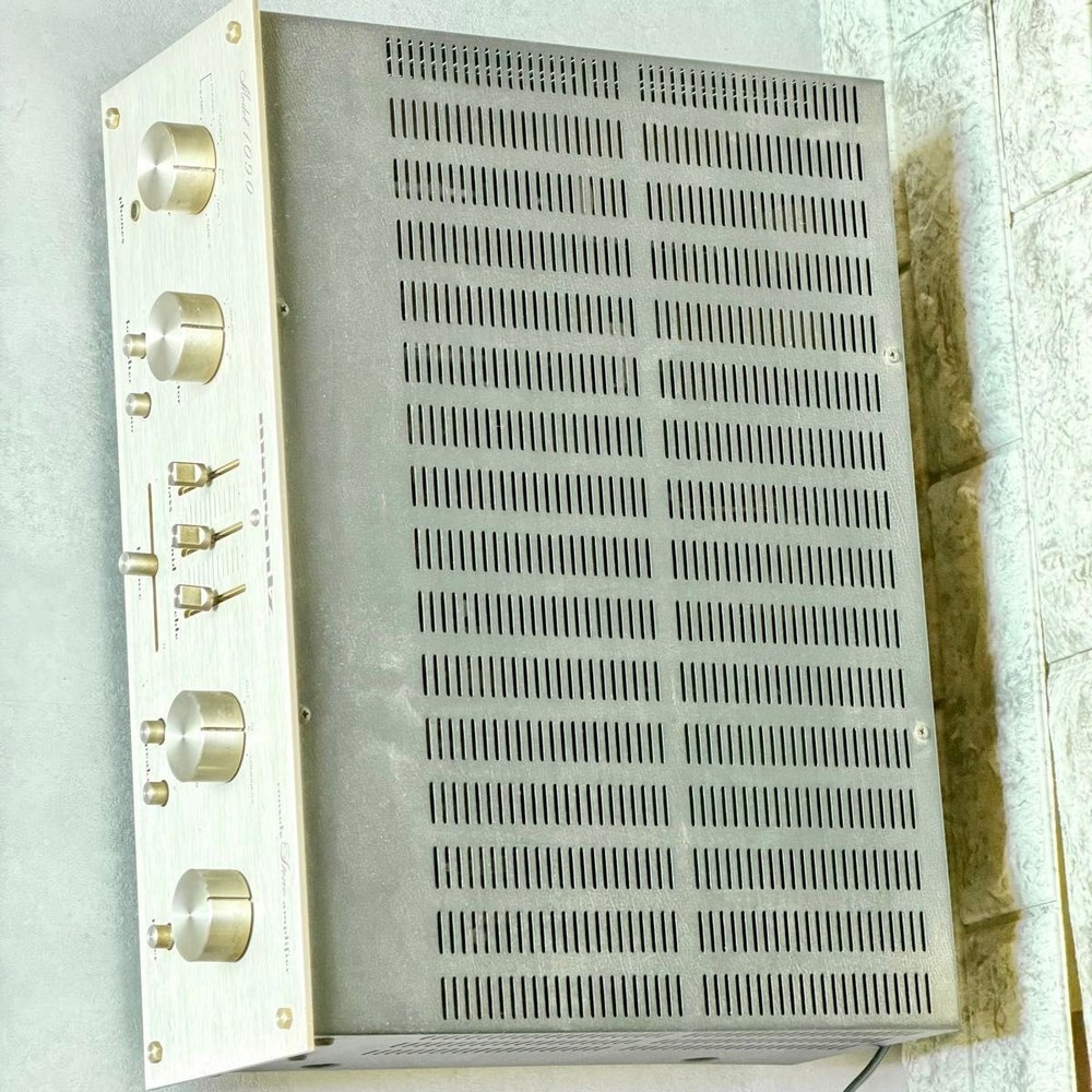 Marantz Model 1090 Integrated Stereo Amplifier Tested Working See Description