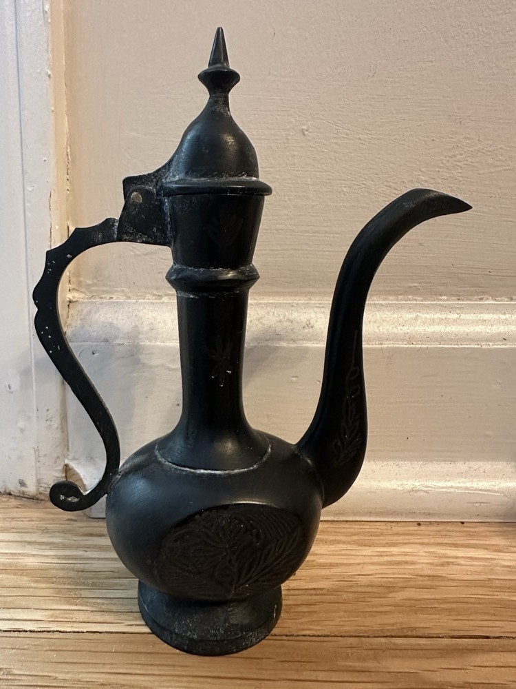 vintage mini Dallah set