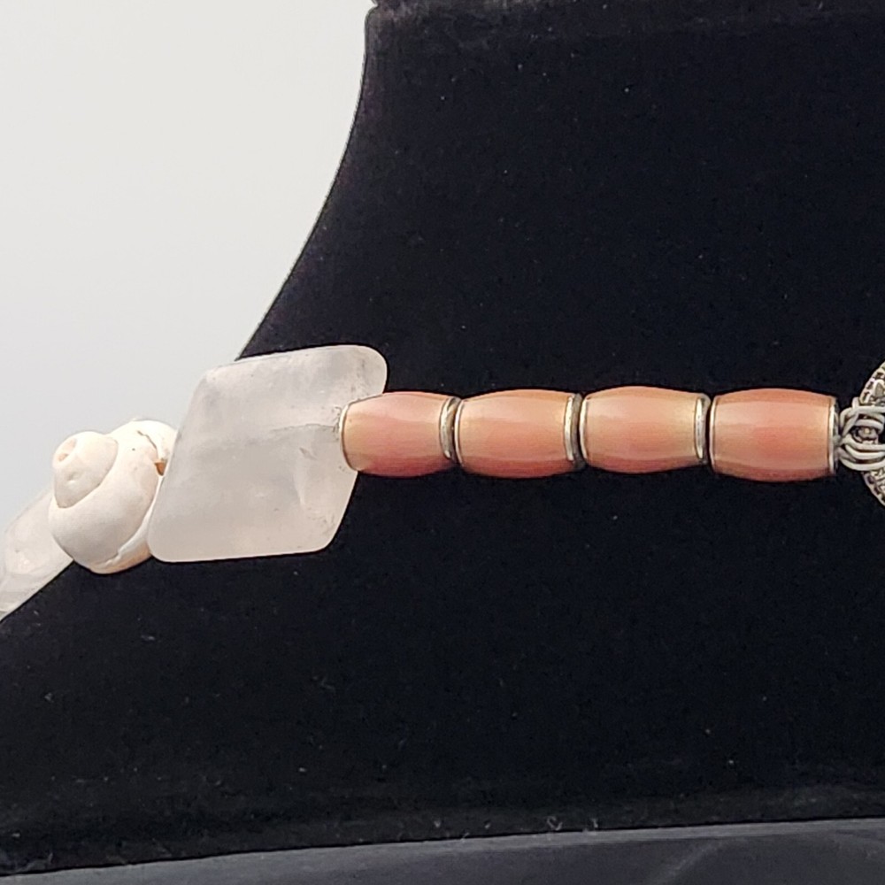 Shells and White Quartz Square Shapes Necklace