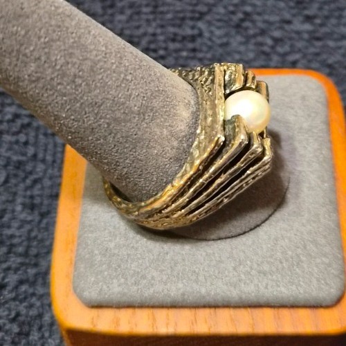 Sterling Silver Ring With Pearl