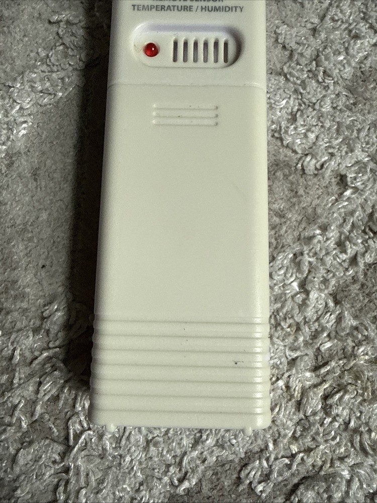 T La Crosse Technology TX141TH-BCH Wireless Temperature & Humidity Sensor
