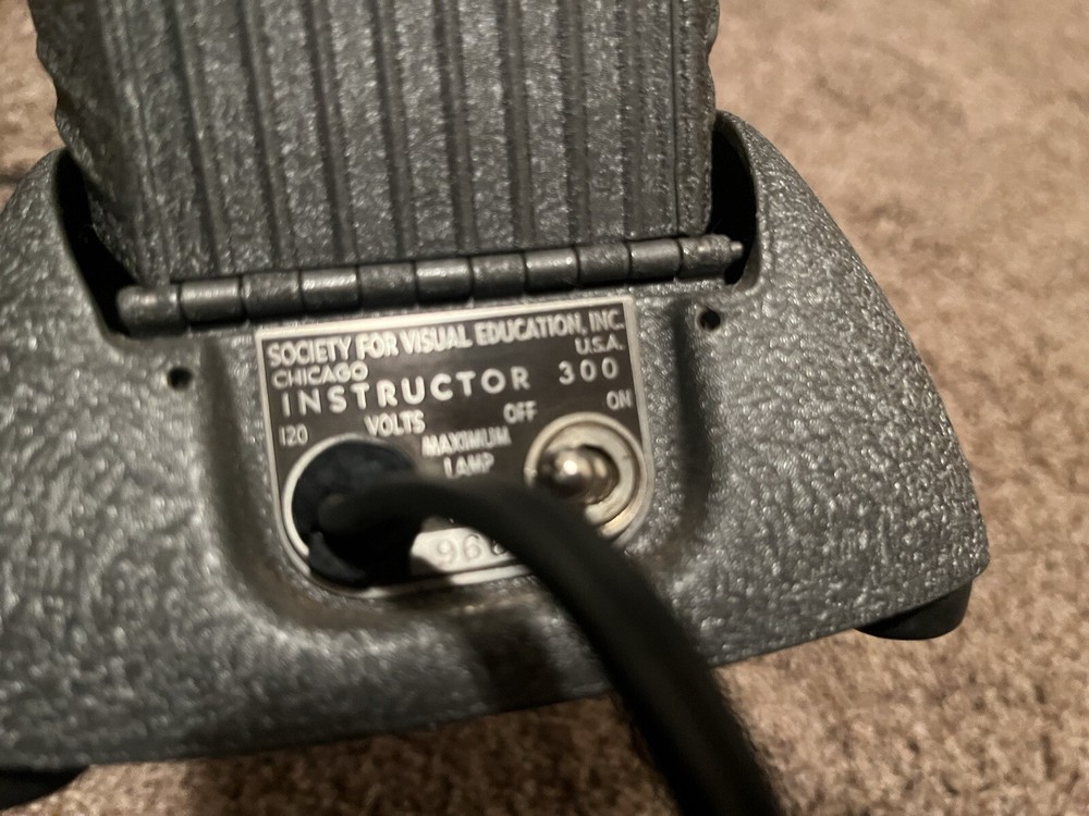 Vintage SVE Instructor 300 Slide Projector w/ Hard Case