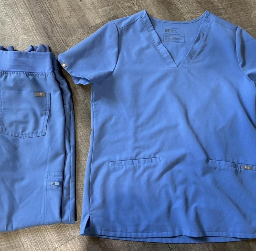 FIGS Women’s Blue Scrub Set Size Medium Top and Medium Joggers