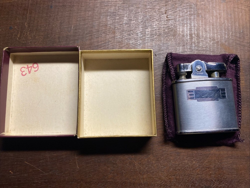 Ronson Vintage Lighter In Box Non-Engraved