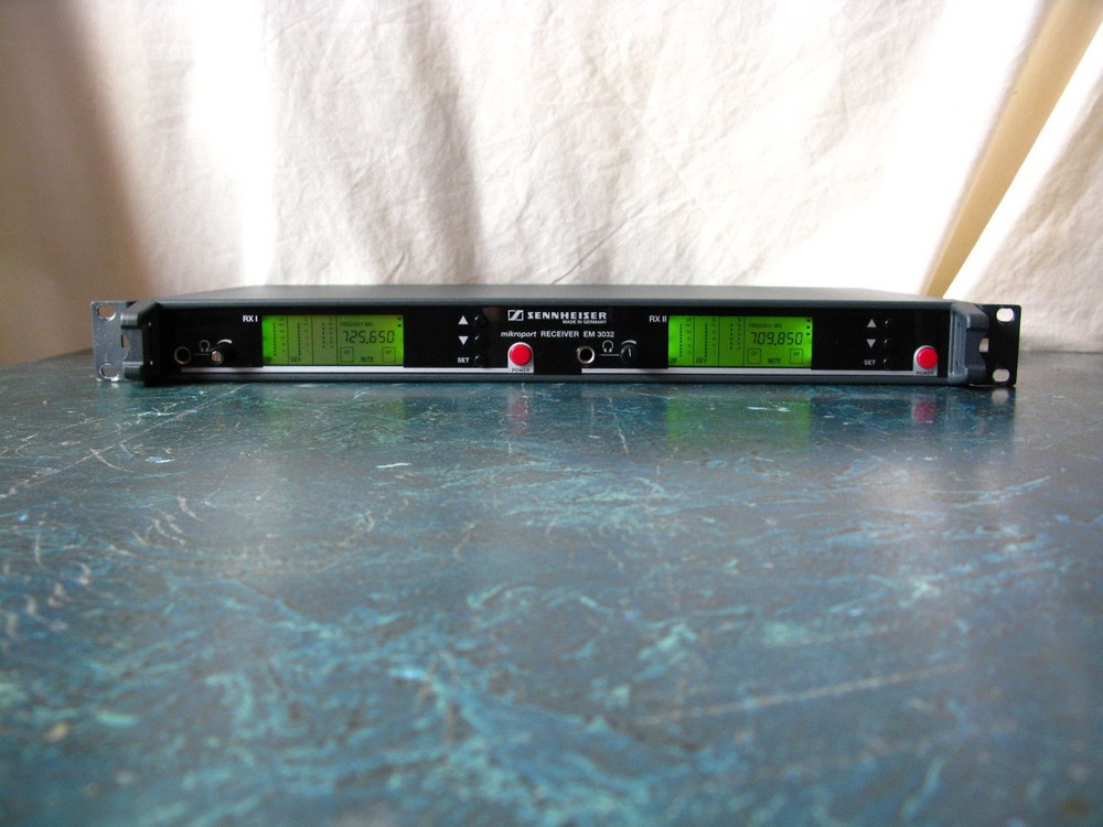 SENNHEISER EM 3032 FREQUENCY RANGE 704 - 728 MHz