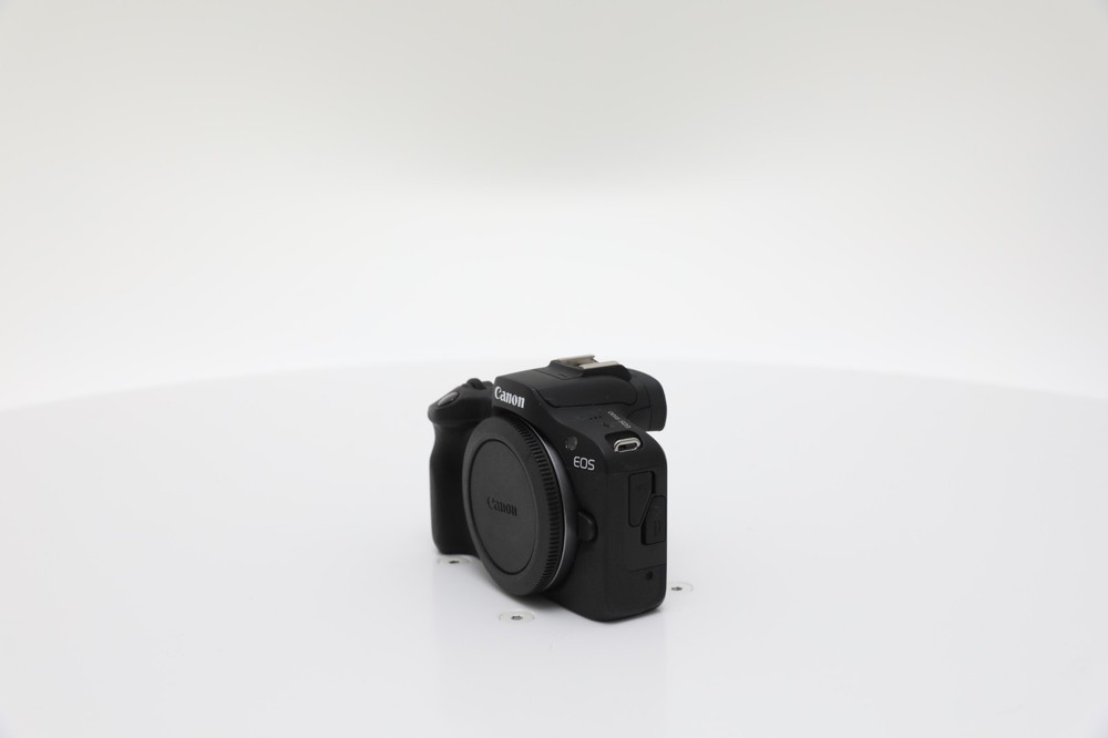 Canon EOS R100 - Very Good Condition Shutter count: ≤ 5000