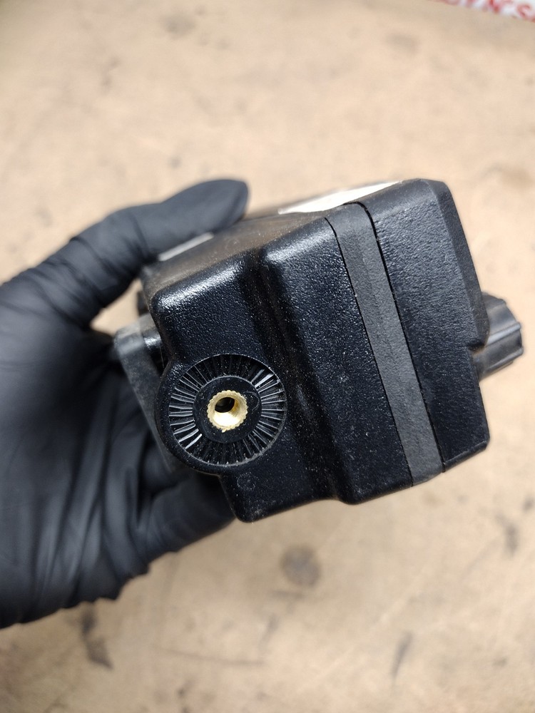 Motorola Control Head O5 - ONLY - Powers On - See Pictures - USED