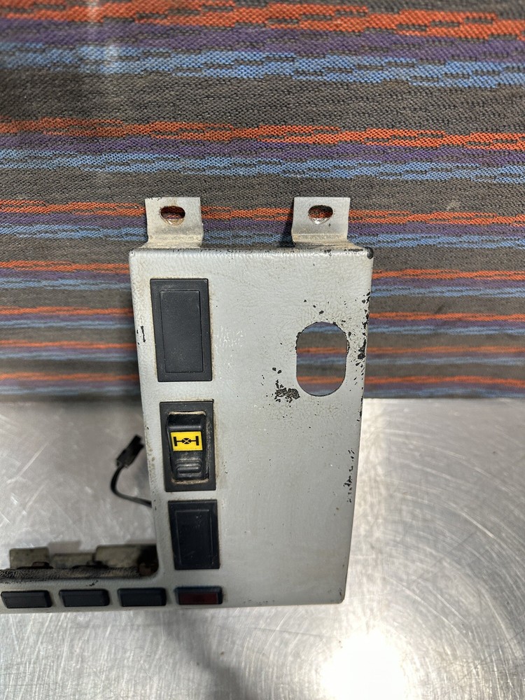 Freightliner FL70 SWITCH PANEL Dash Panel - Used | P/N 6806893453